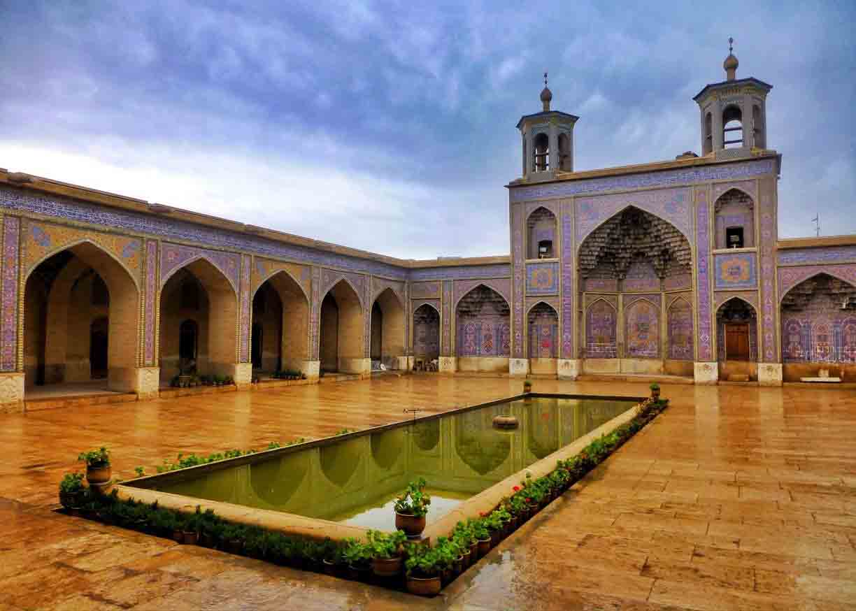 the yard of Nasir-ol-Molk mosque-pool-vase-