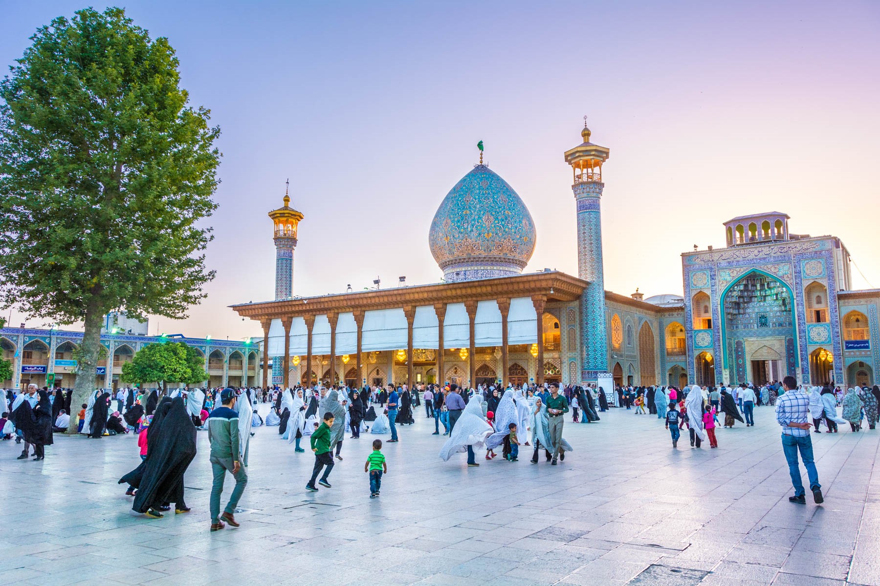 Can American travel to Iran